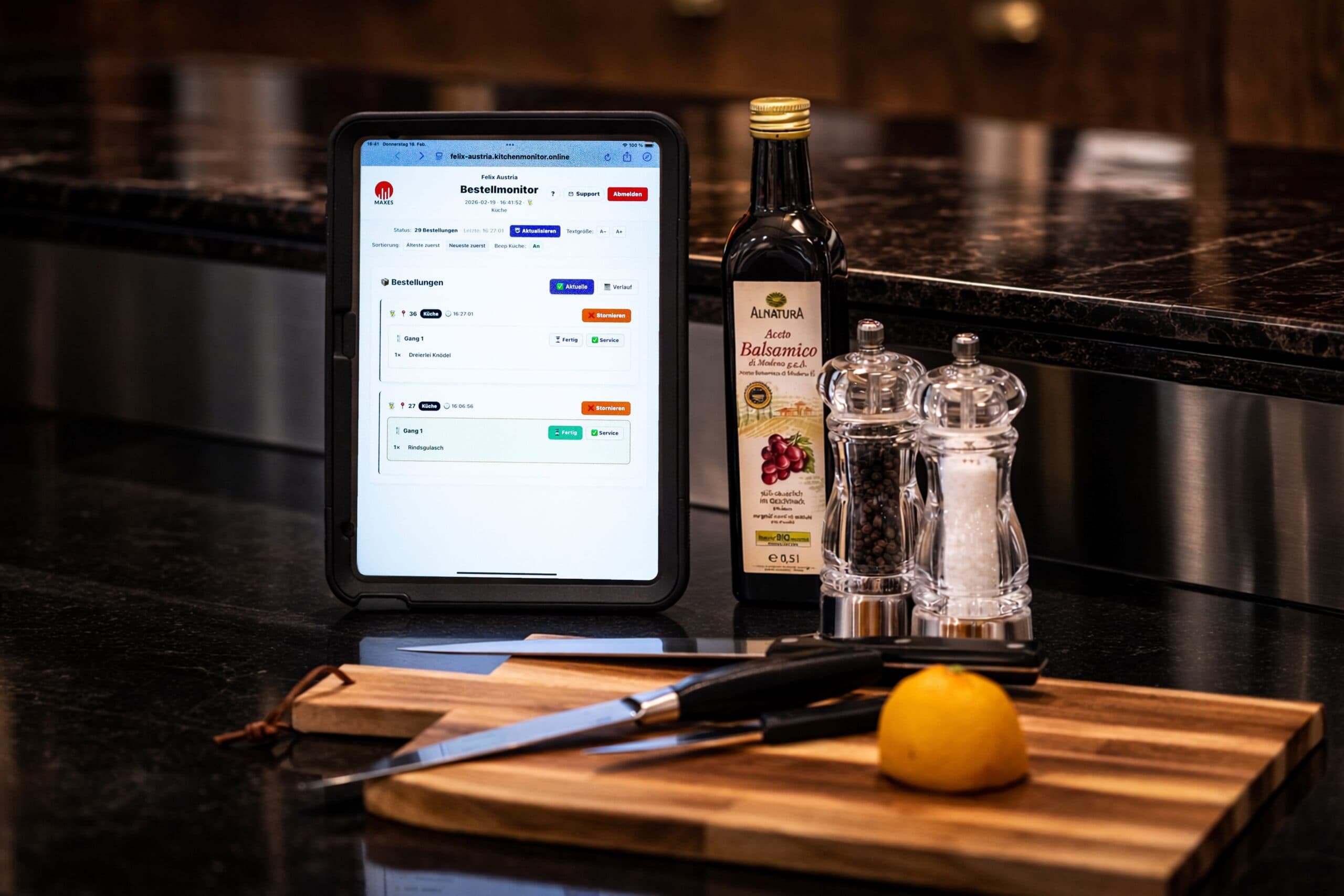 Kitchen monitor in der Küche